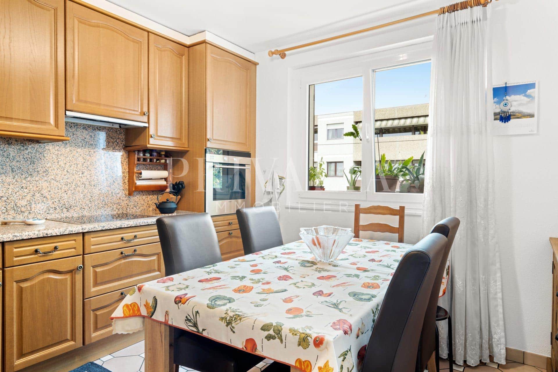 PrivaliaExclusive: 5 rooms triplex with balcony and 4 parking spaces