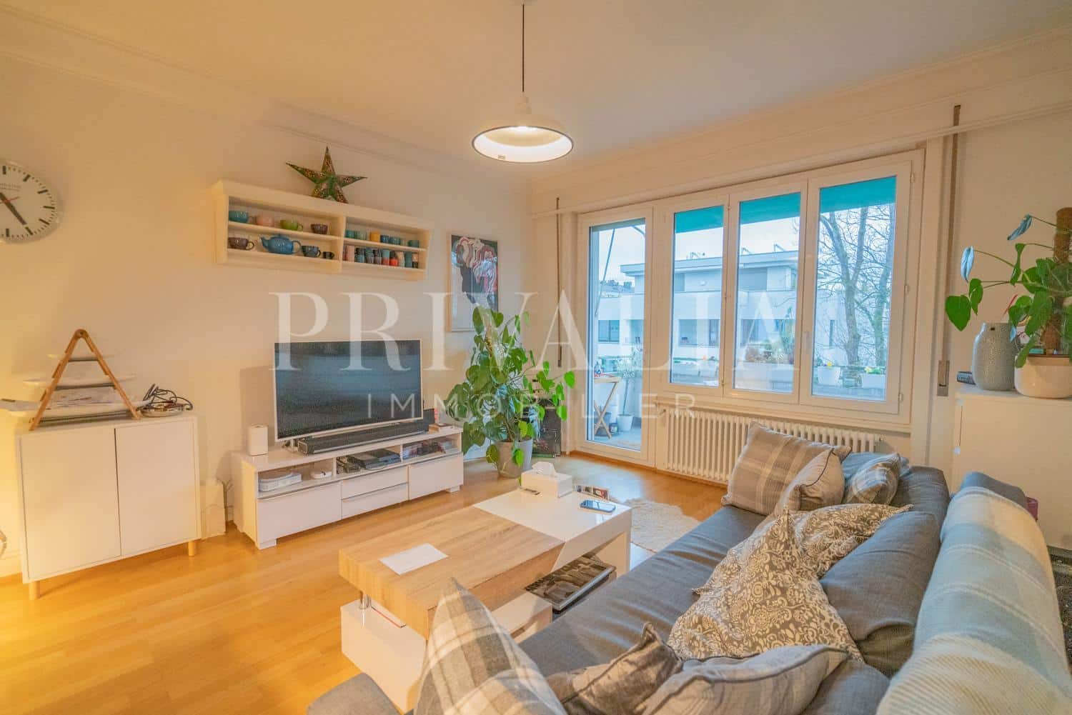 PrivaliaSUPERB 4 ROOMS CROSSING APARTMENT