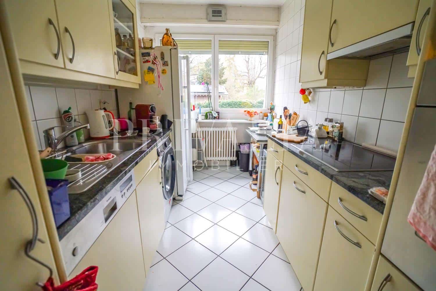 PrivaliaExclusivité : Appartement traversant de 3 pièces avec 2 balcons et box en sous-sol