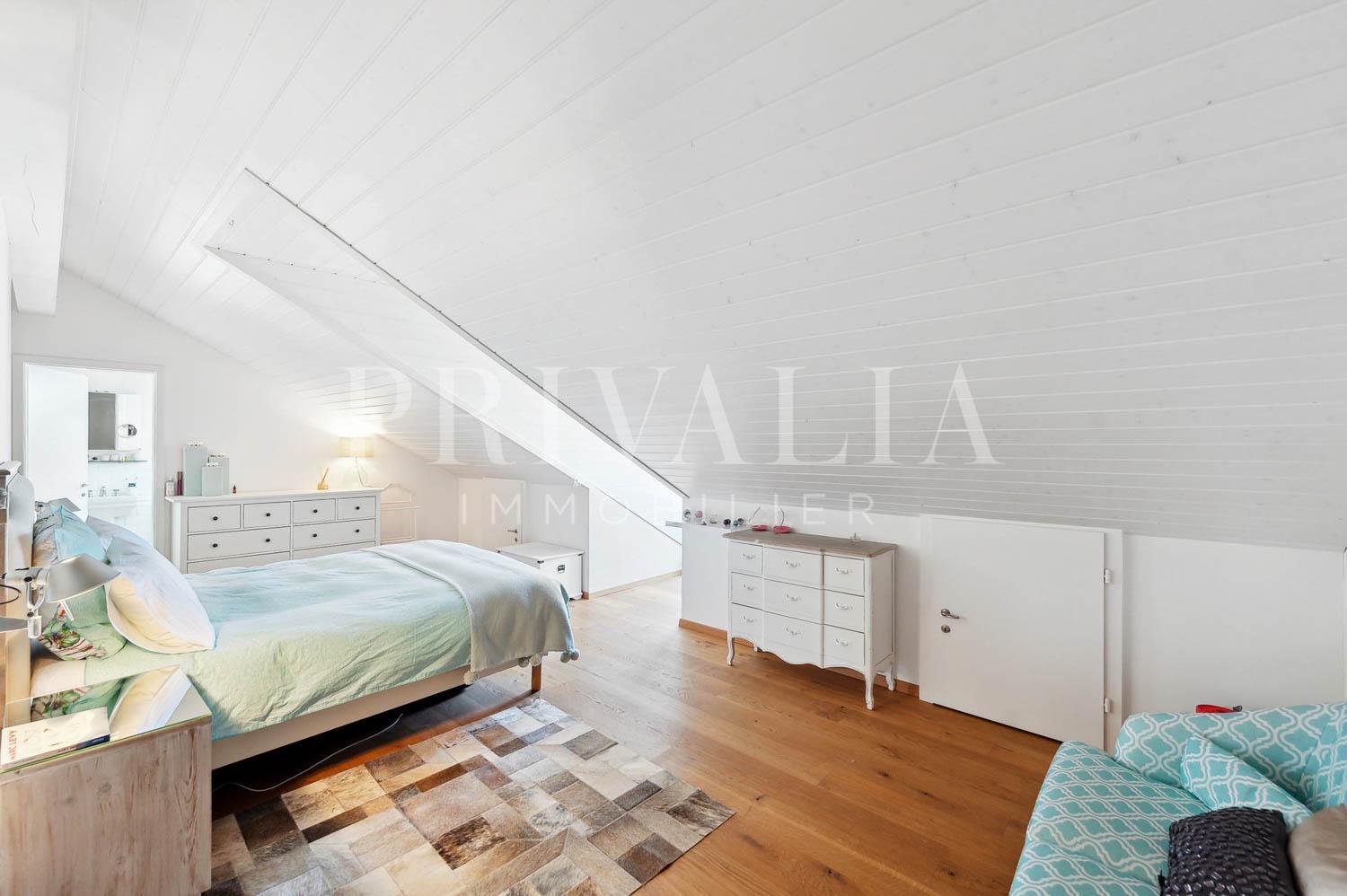 PrivaliaSuperbe maison villageoise contemporaine face à la zone agricole