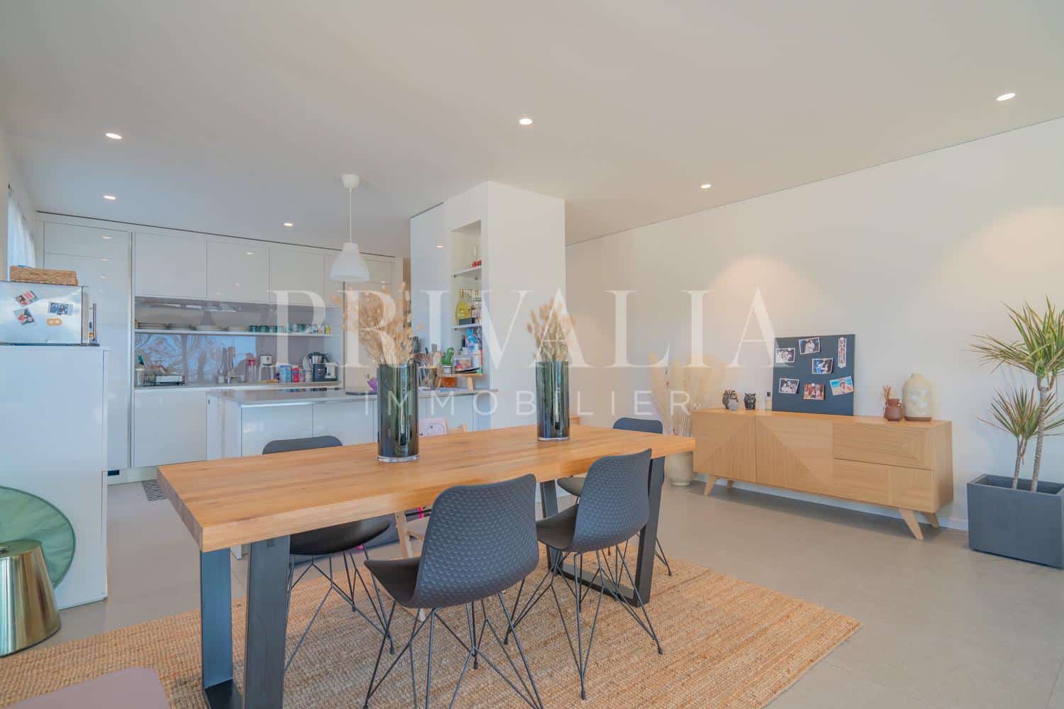 PrivaliaBeautiful 6-room flat in a new high-end residence