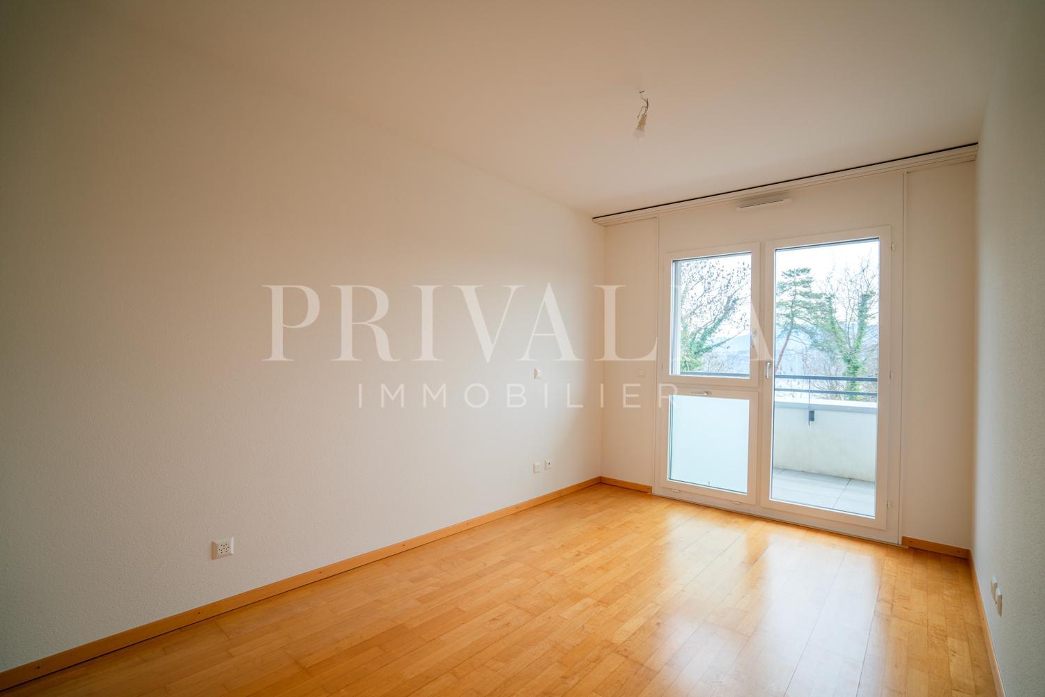 PrivaliaBeautiful 6.5 room penthouse in a secure residence