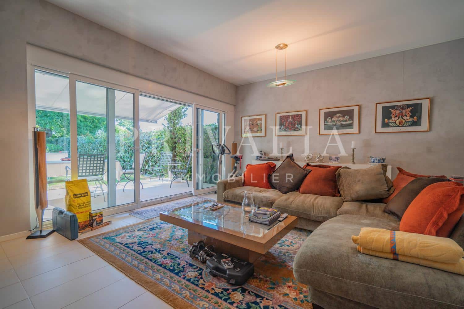 PrivaliaBeautiful contemporary furnished villa