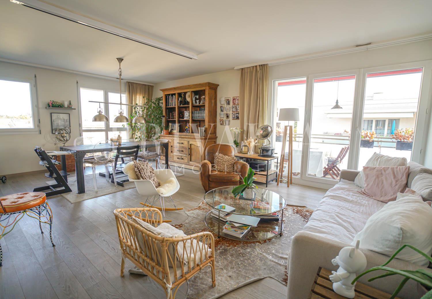 PrivaliaBeautiful recent apartment on the top floor