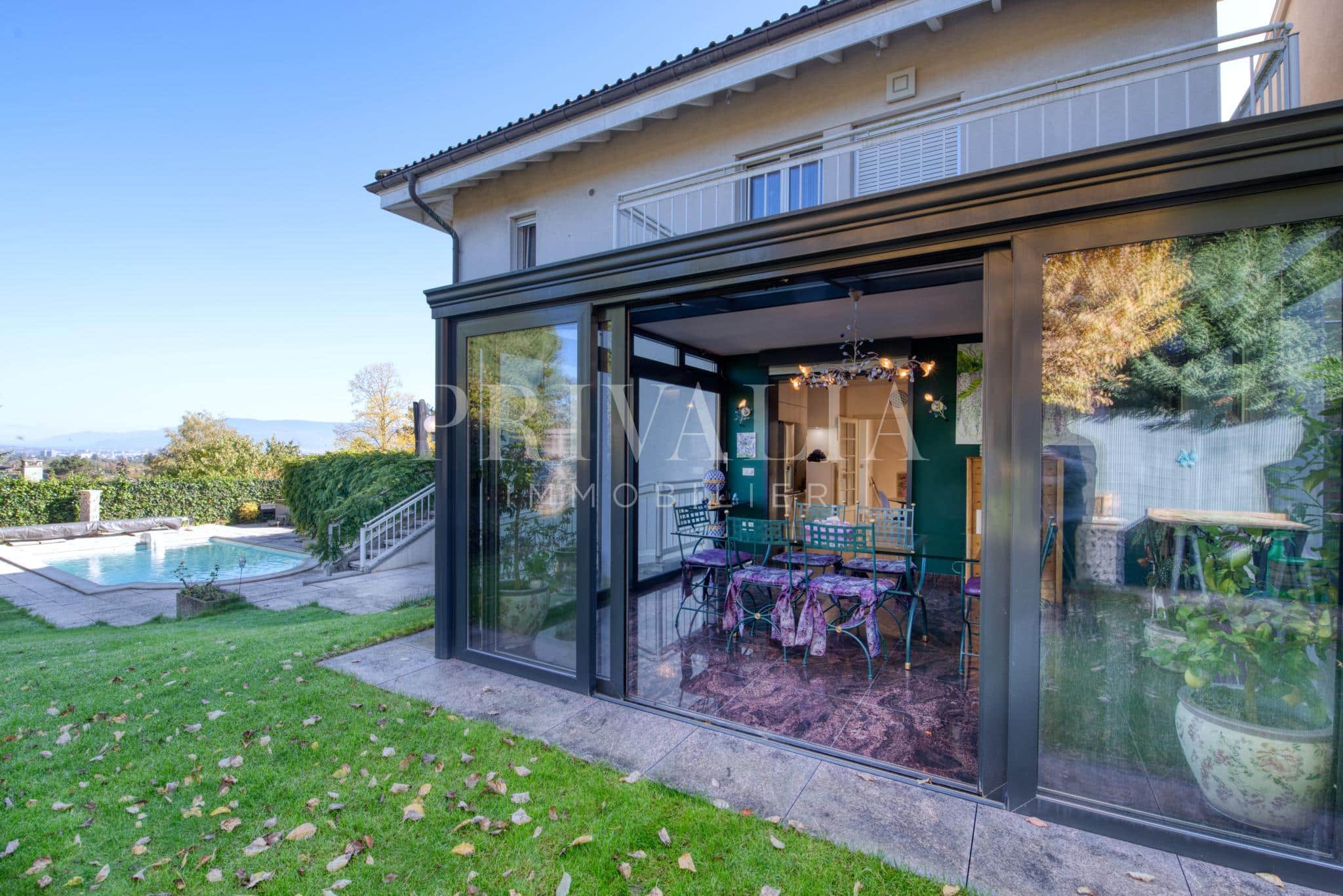 PrivaliaMagnifique villa avec piscine et vue panoramique à Confignon