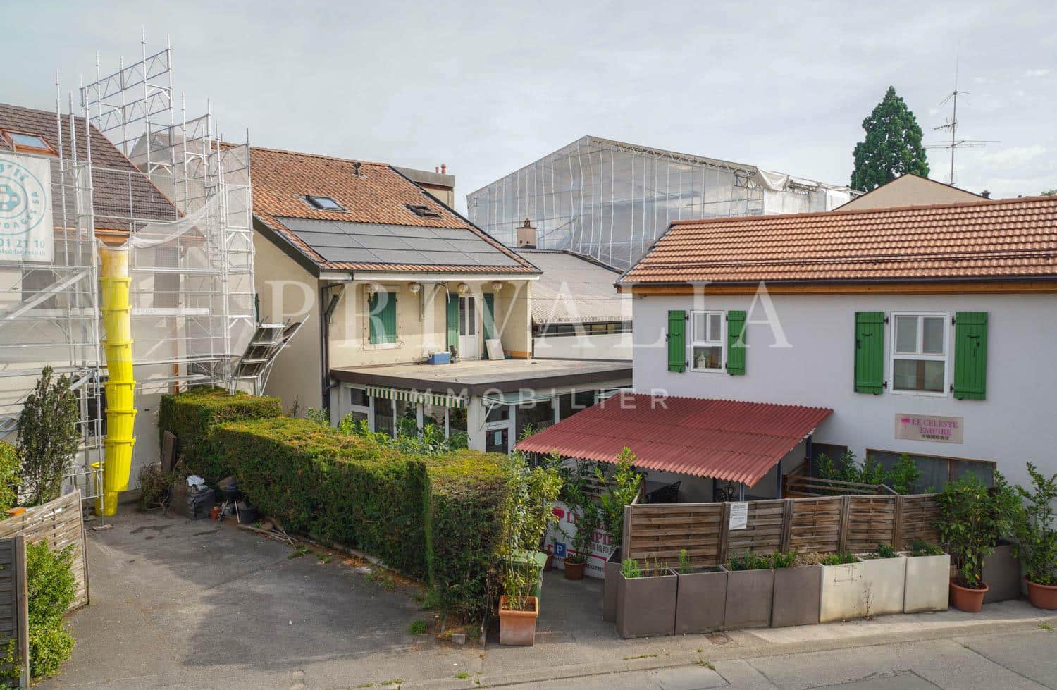 PrivaliaVillage building of 3 lots