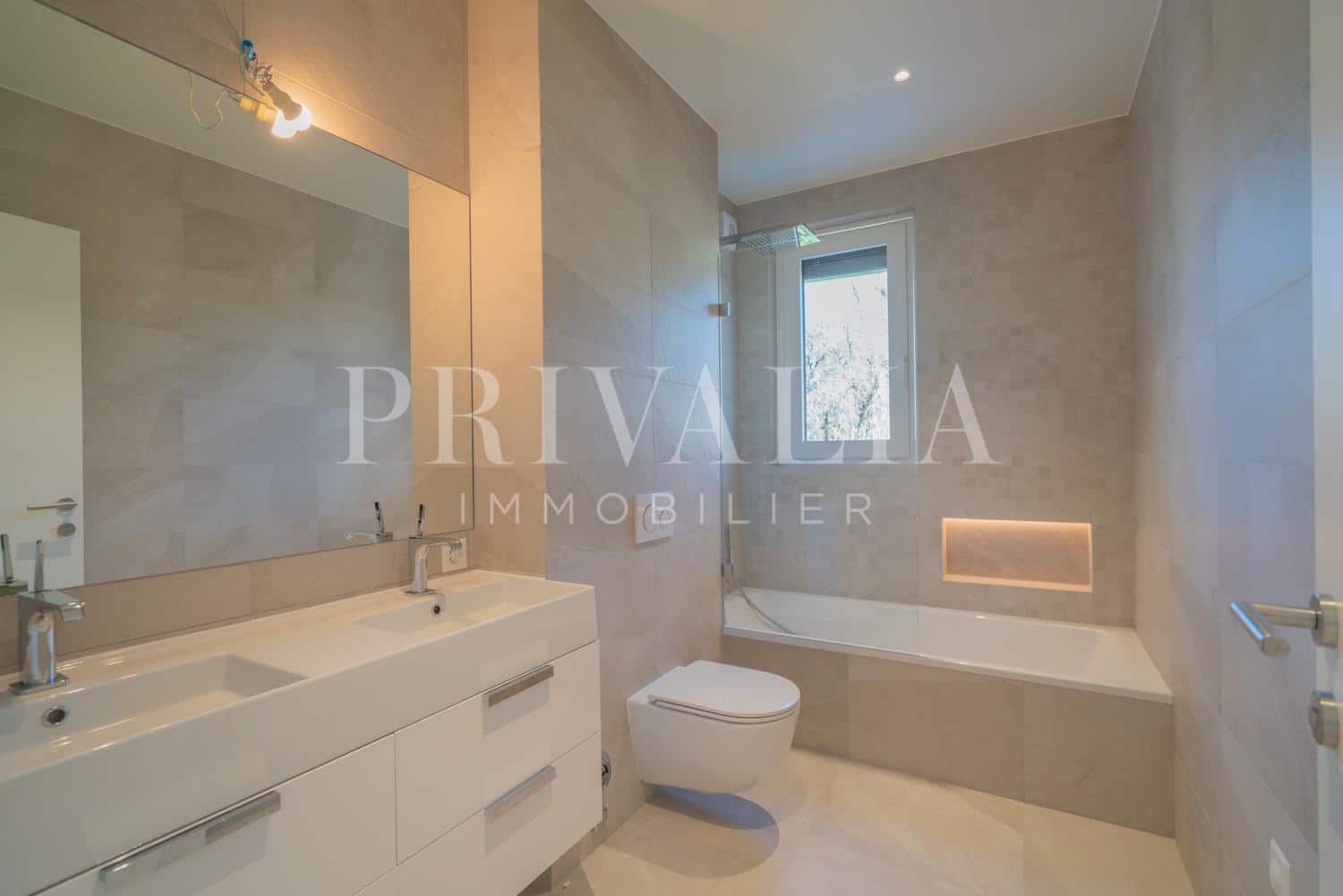 PrivaliaVery nice new flat with balcony