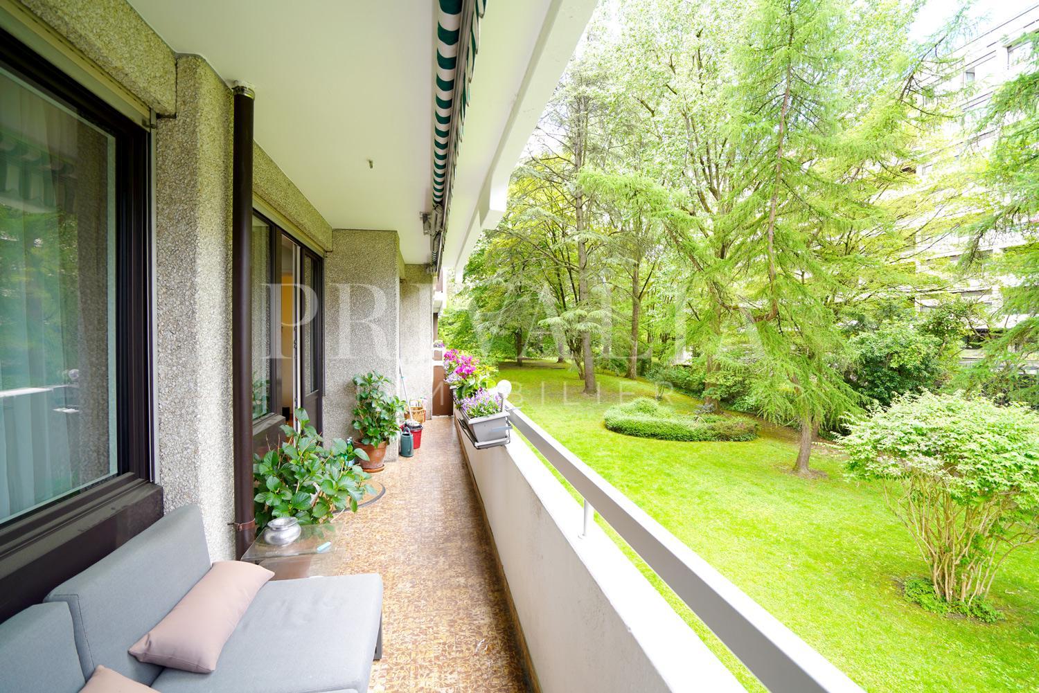 PrivaliaMagnificent crossing flat in a green environment in the heart of Florissant