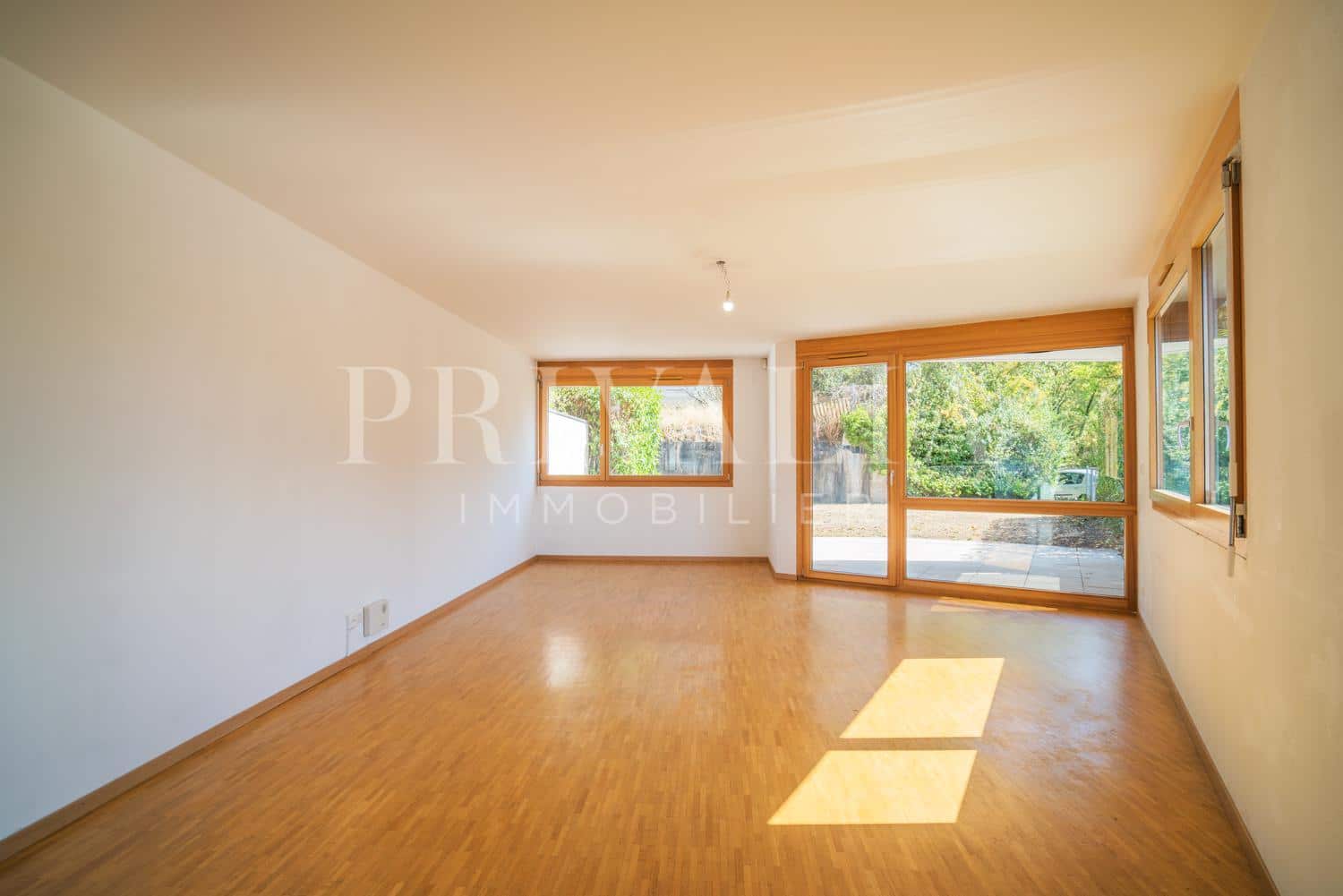 PrivaliaBeautiful garden flat near the International Organisations