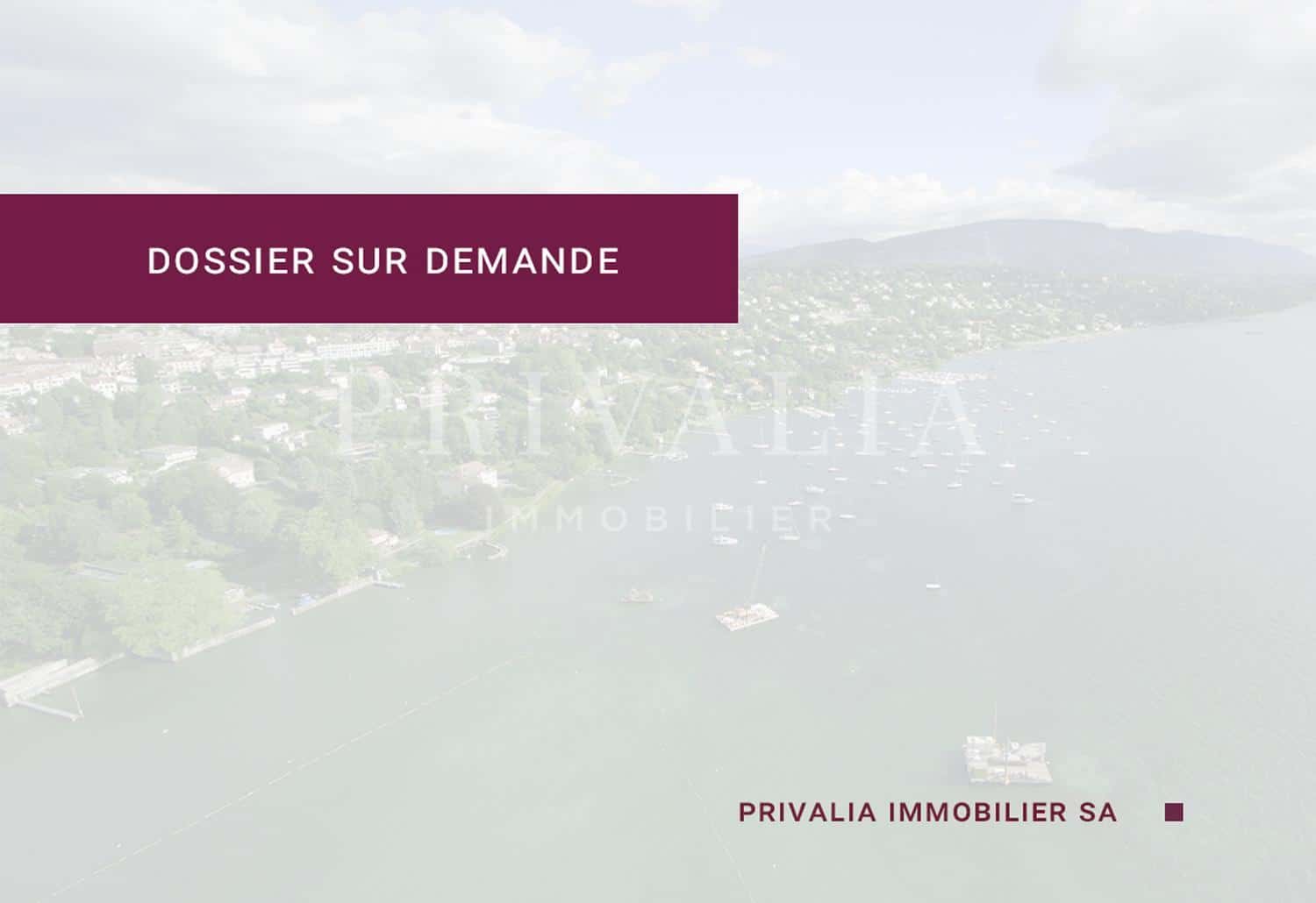 PrivaliaSuperb flat with a lake view