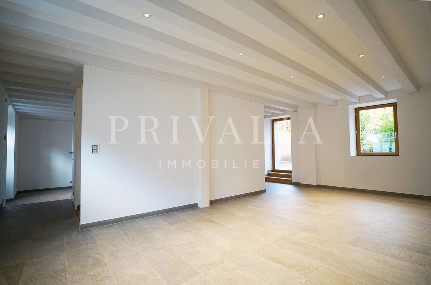 PrivaliaMagnificent contemporary 7-room triplex with terrace