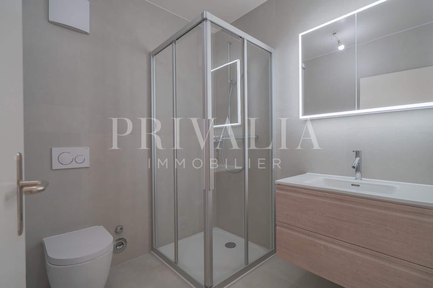 PrivaliaBeautiful 6.5 room apartment on the first floor with garden