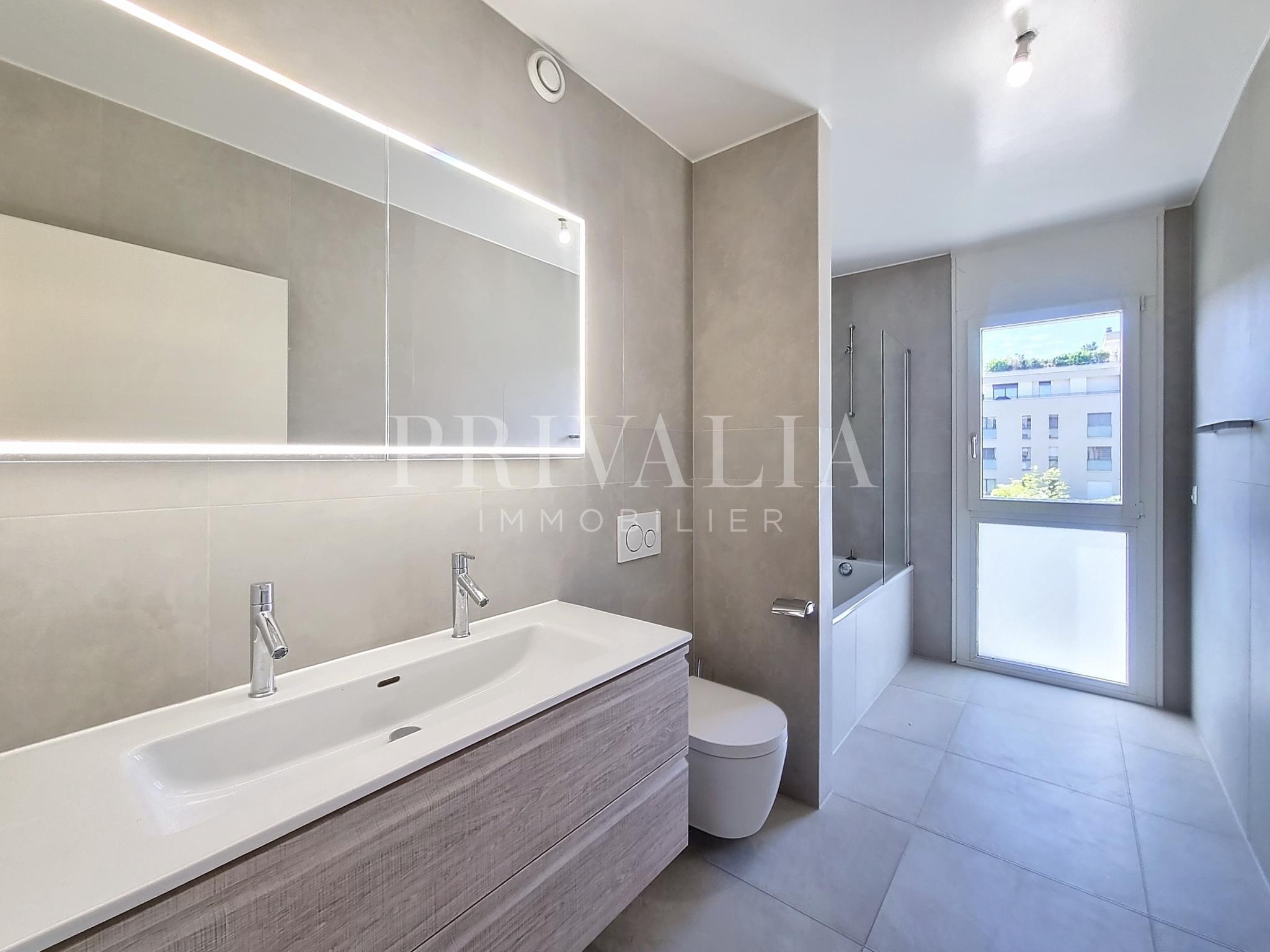 PrivaliaBel appartement de 6,5 pièces au rez-de-chaussée avec jardin