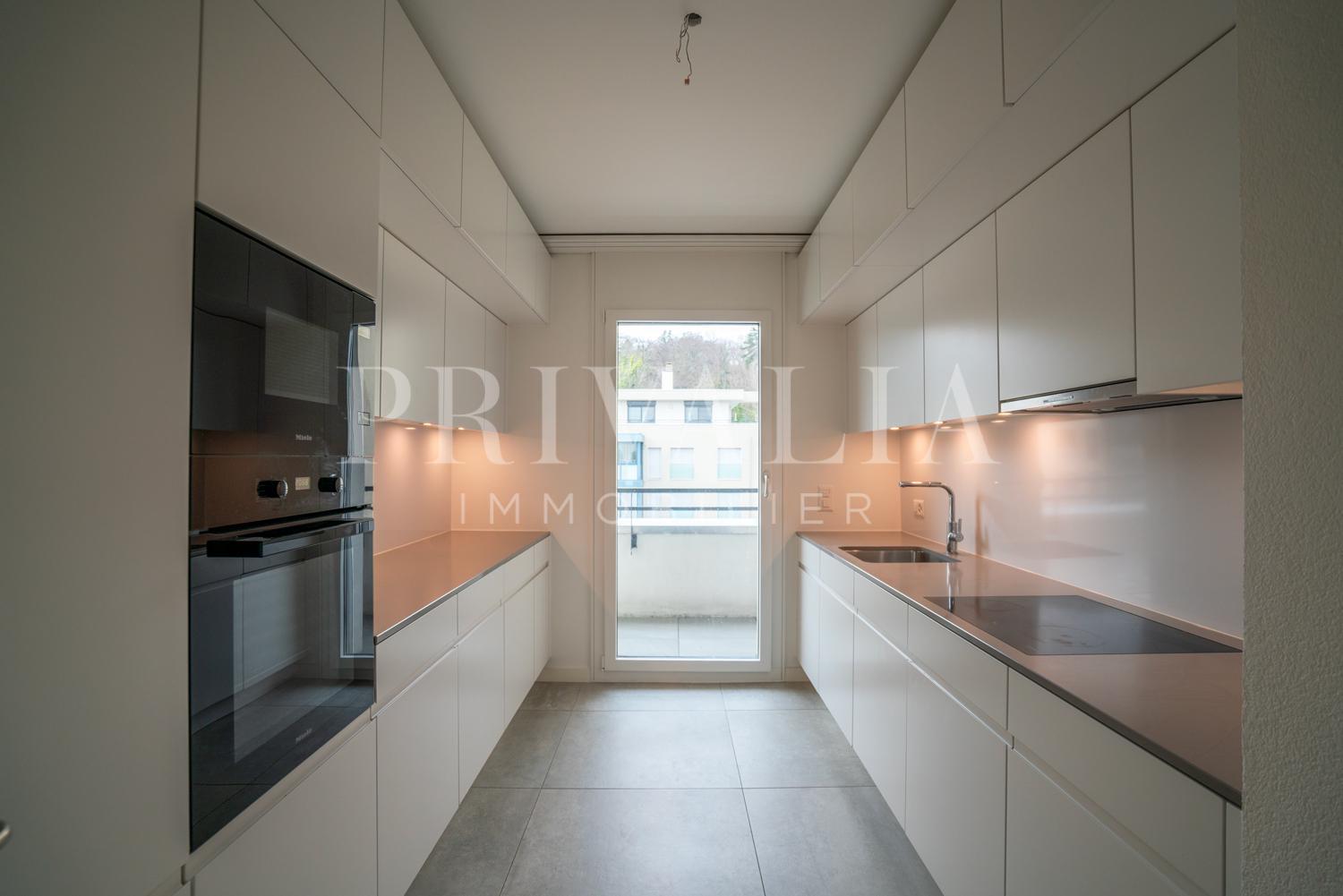 PrivaliaSuperbe appartement de 6,5 pièces en attique avec terrasse