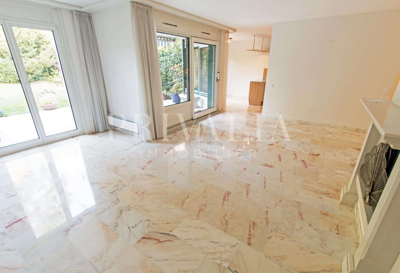 PrivaliaBeautiful apartment with garden a few steps from the park in a green setting