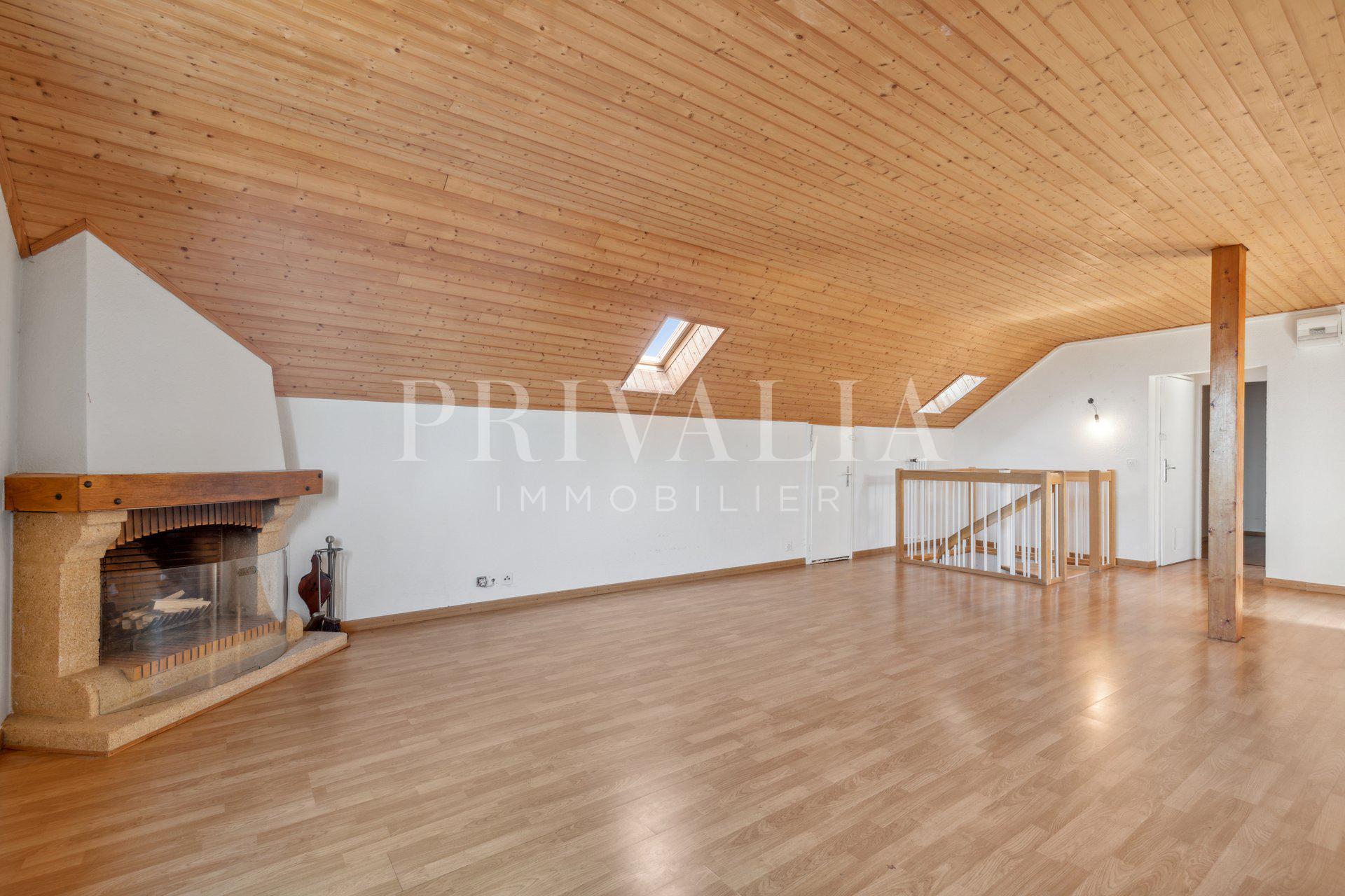 PrivaliaCasatax : 4.5 room flat on the top floor