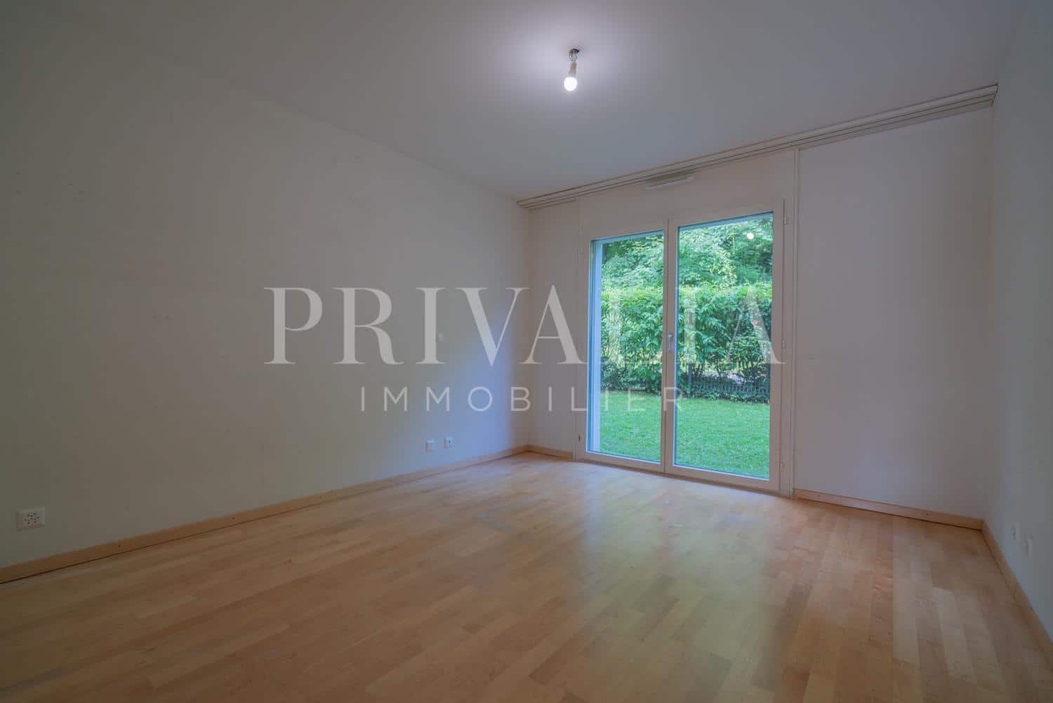 PrivaliaAttractive 6.5-room garden-level flat in a luxury residence