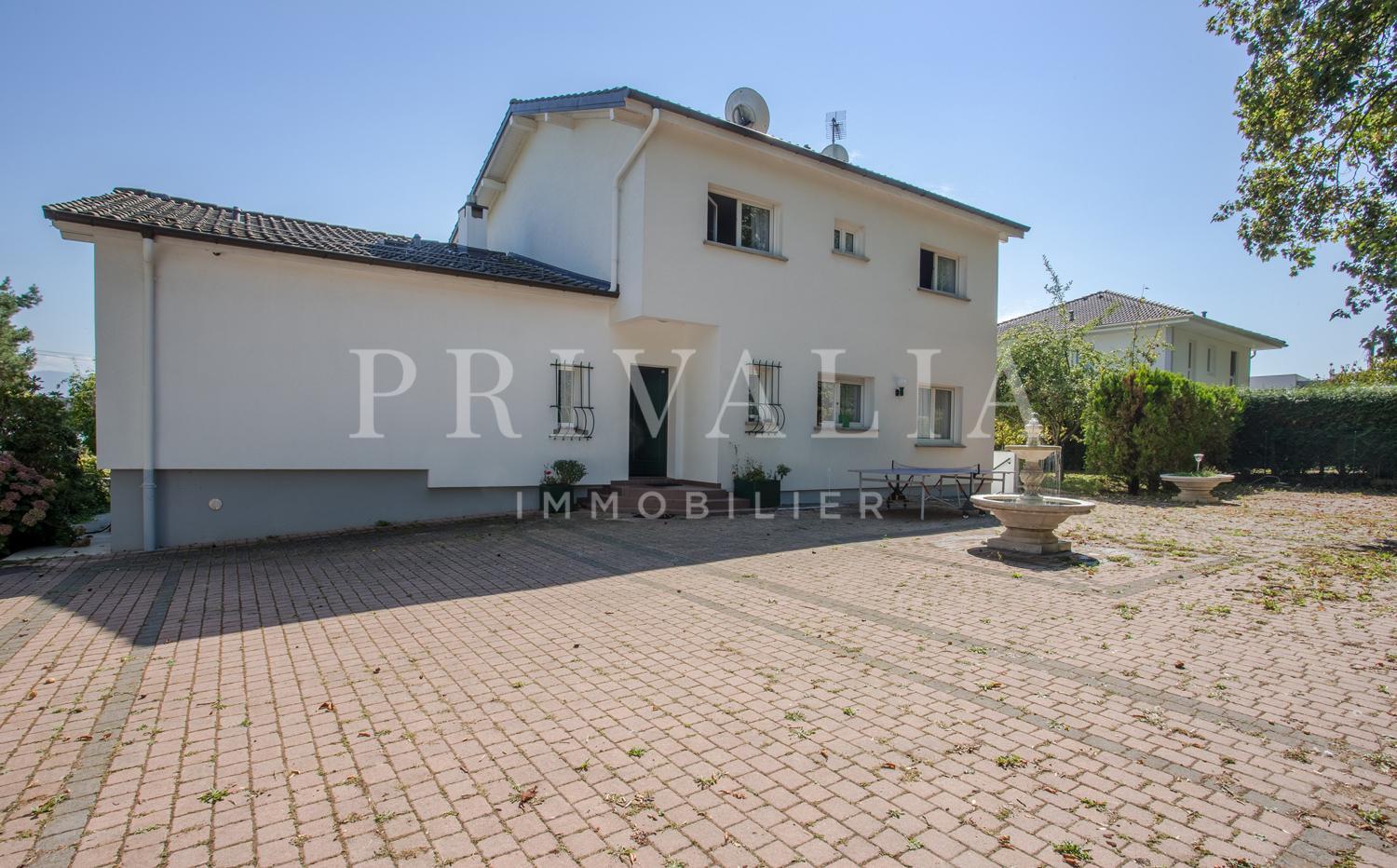 PrivaliaIndividual property with swimming pool, on a plot of about 1’300 m2