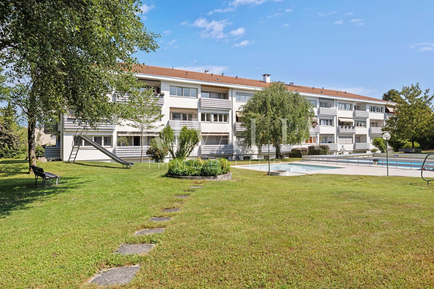 PrivaliaExclusive : 6 rooms through-apartment in Onex