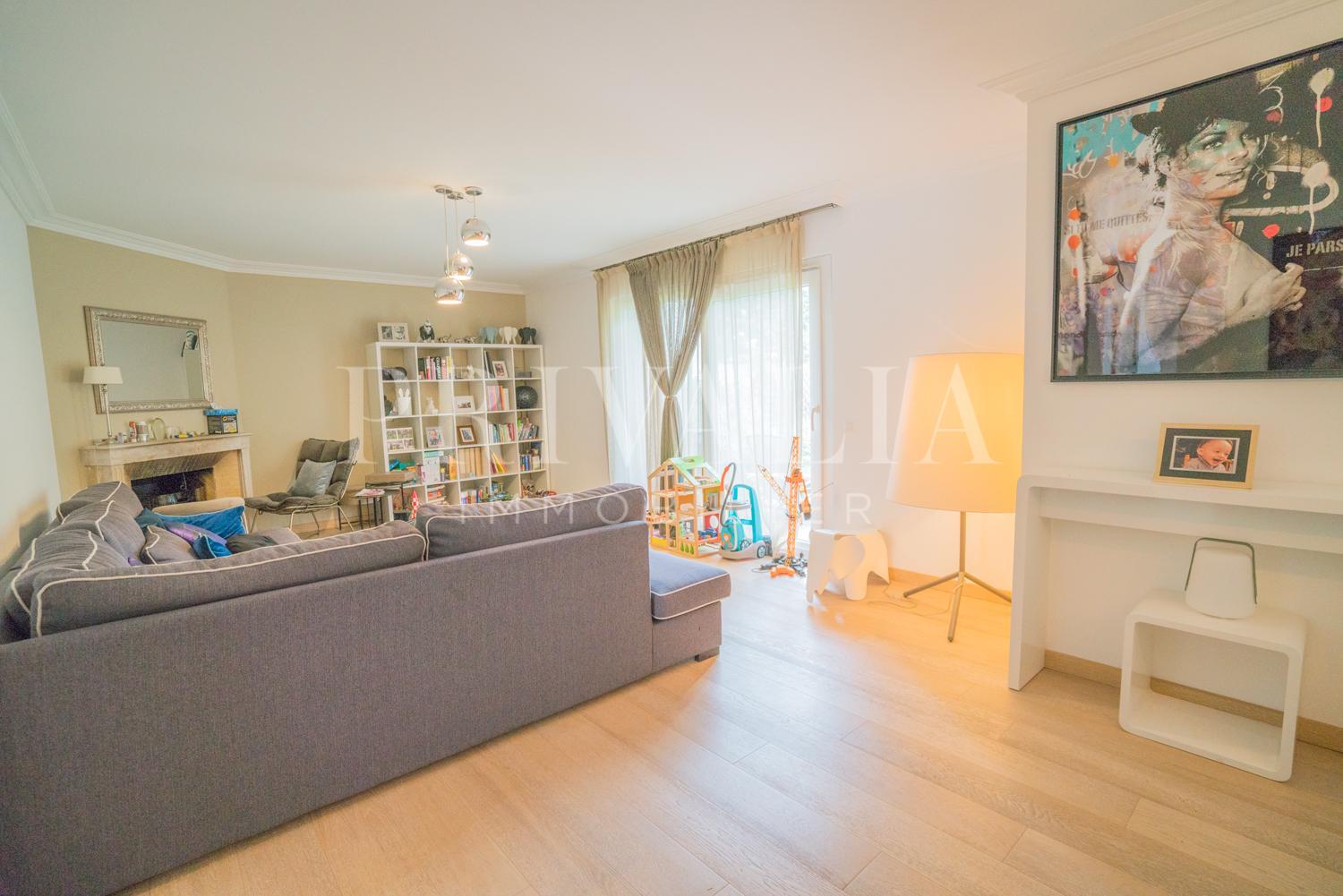 PrivaliaSuperb semi-detached villa in an ideal setting