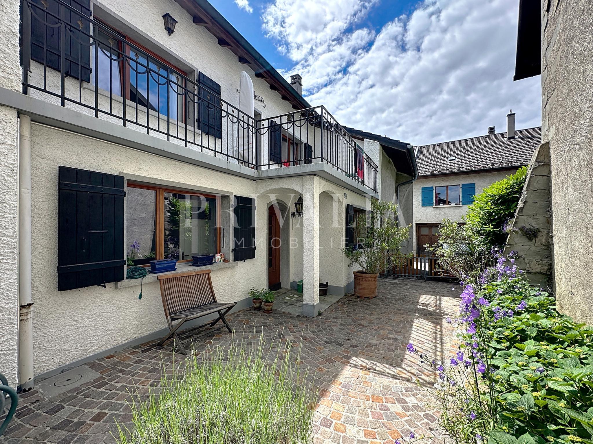 PrivaliaCharmante maison villageoise meublée au cœur de la campagne genevoise