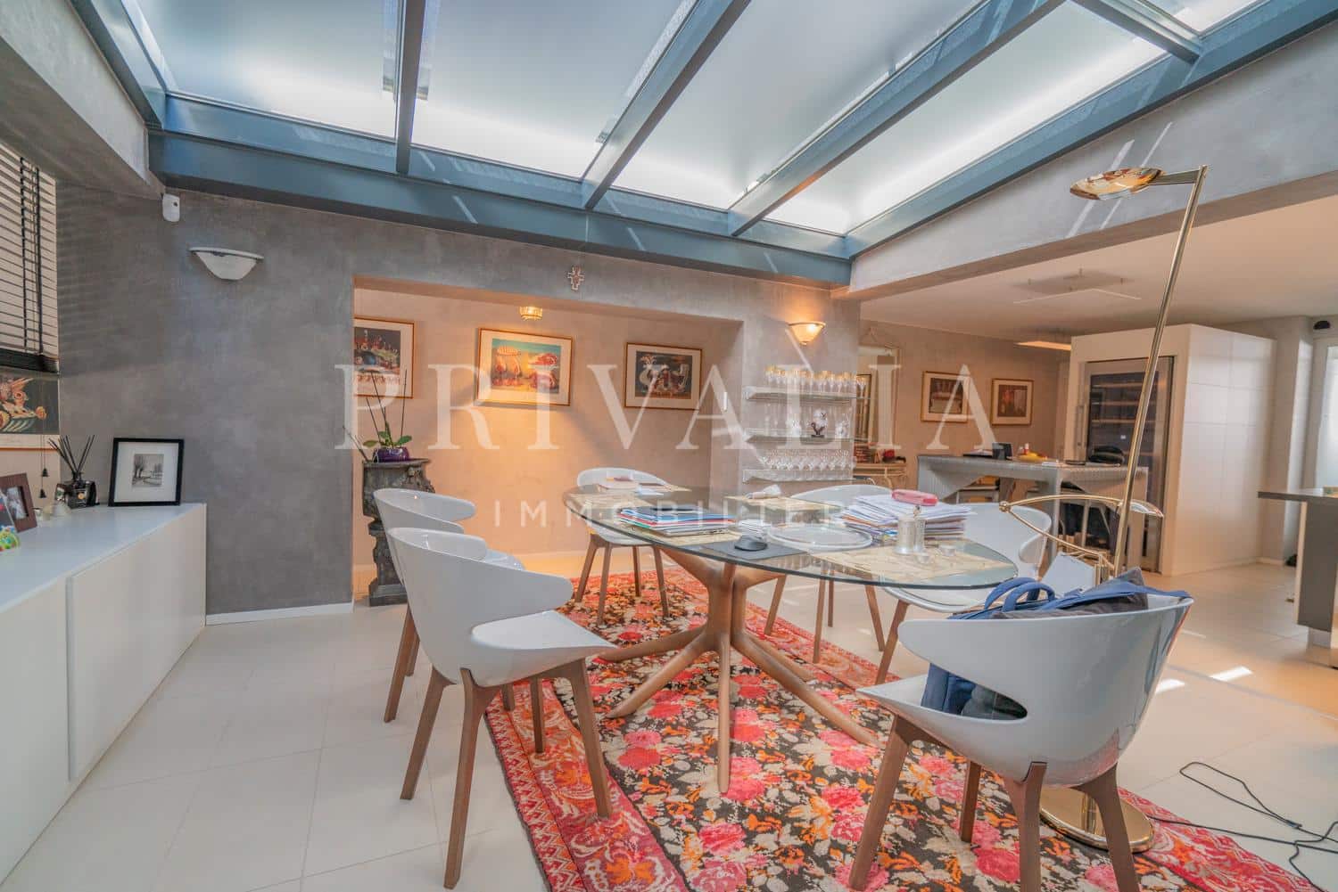 PrivaliaBeautiful contemporary furnished villa