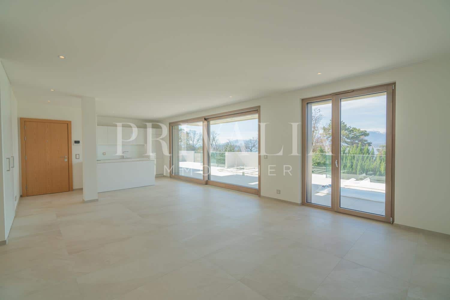 PrivaliaVery nice new penthouse with terrace