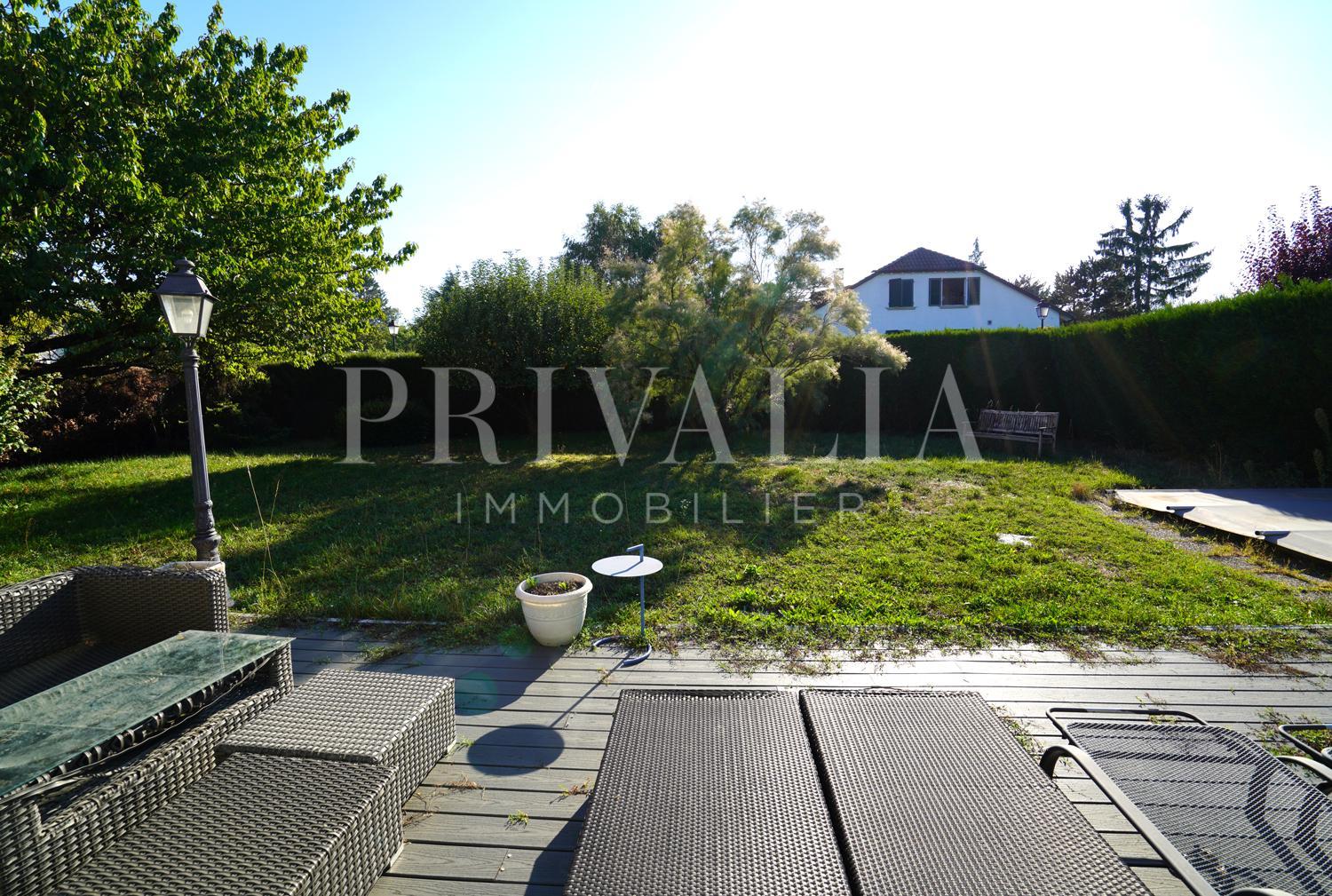 PrivaliaExclusive – Detached villa with swimming pool