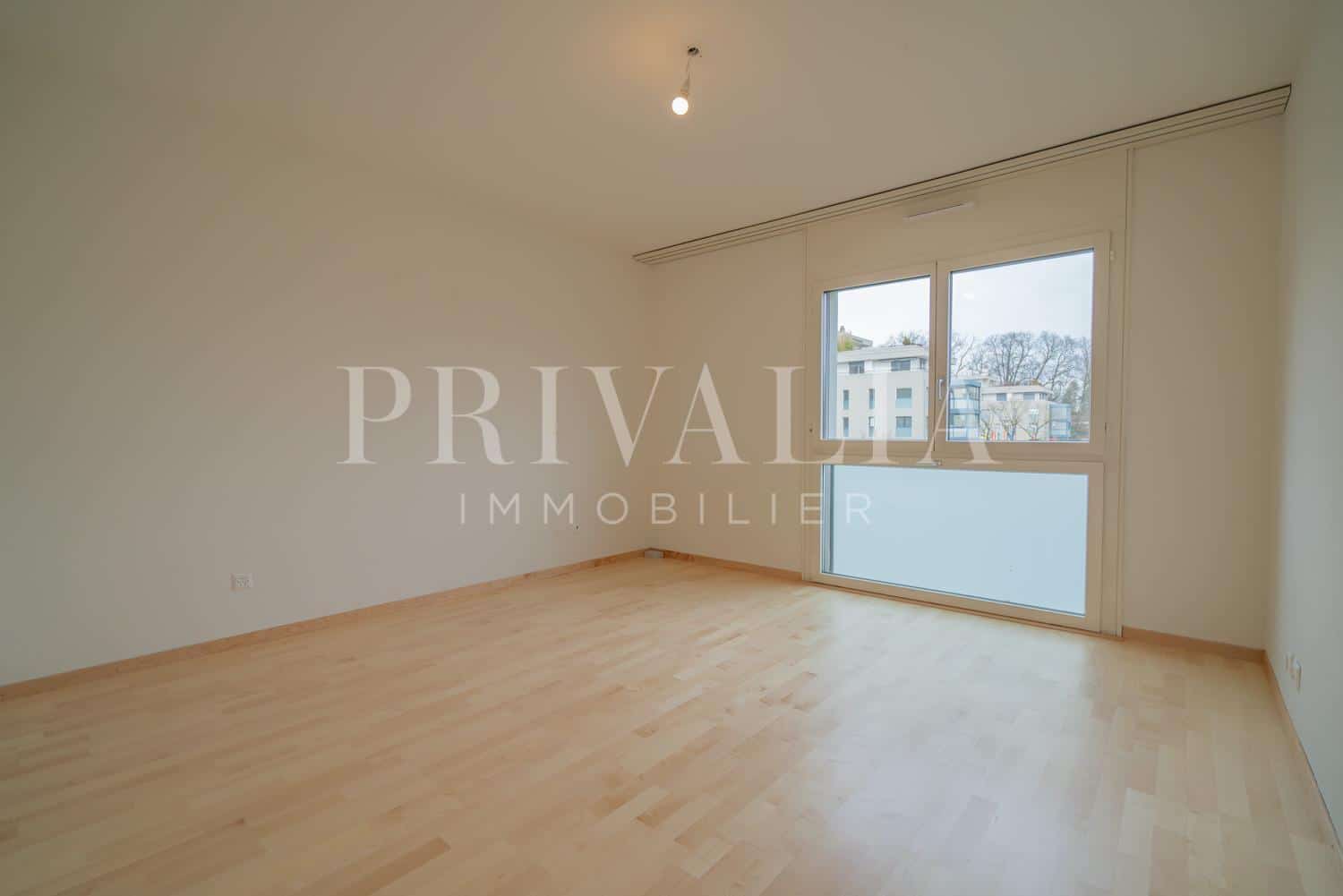 PrivaliaBeautiful 6.5 room apartment on the first floor with garden