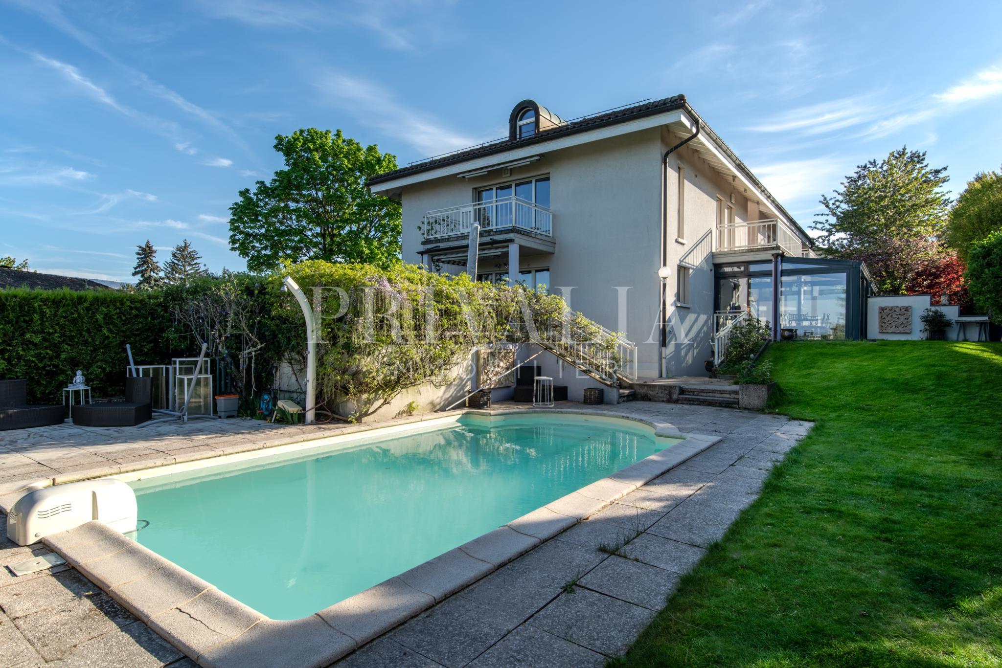 PrivaliaMagnifique villa avec piscine et vue panoramique à Confignon