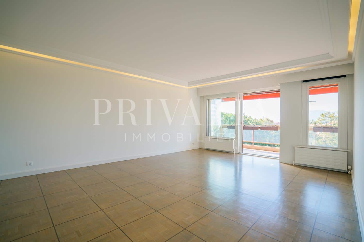 PrivaliaMagnificent walk-through apartment in the Cologny Parc residence