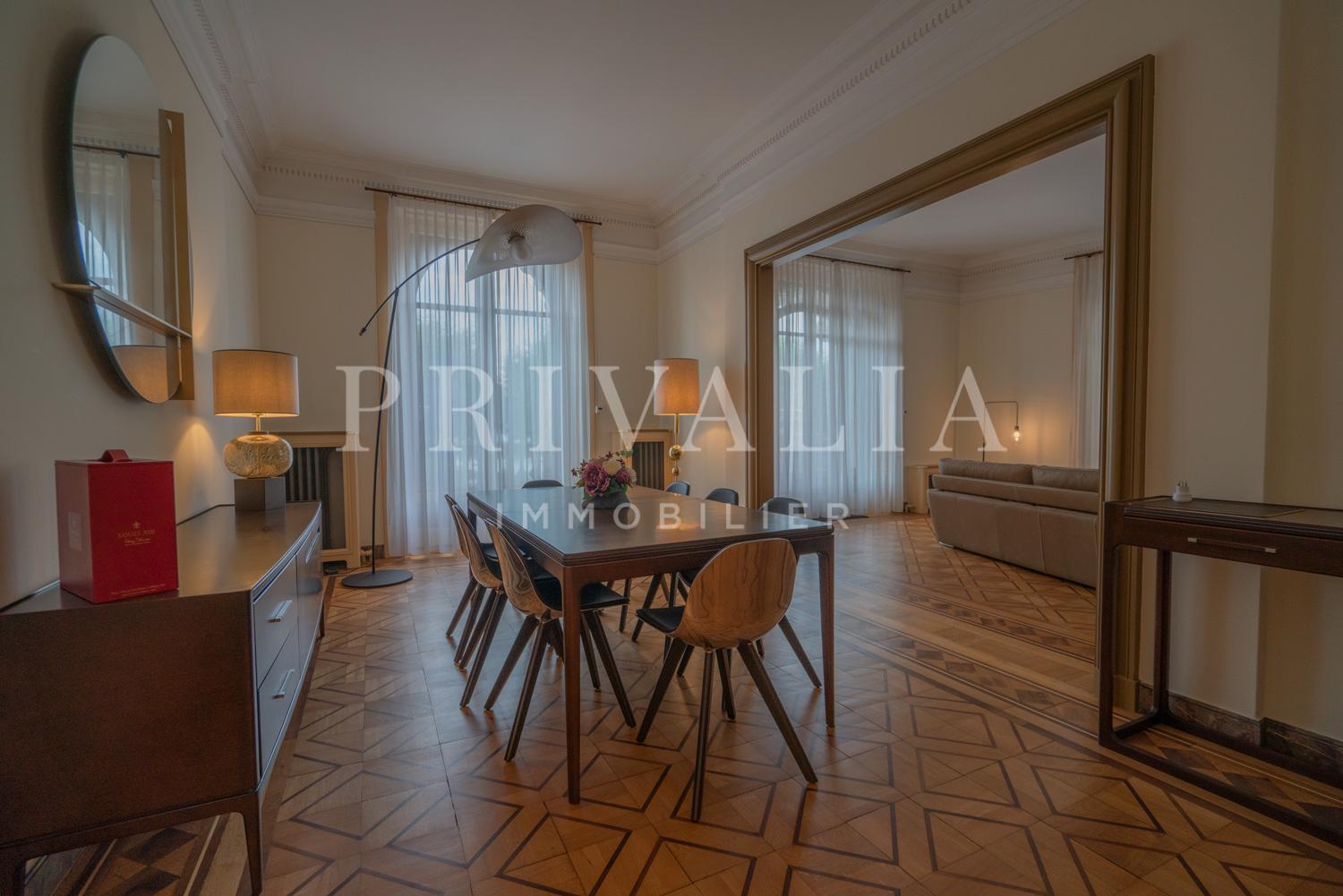 PrivaliaUnique : appartement XXème siècle avec terrasse situé au sein de la Maison Royale, Quai Gustave-Ador
