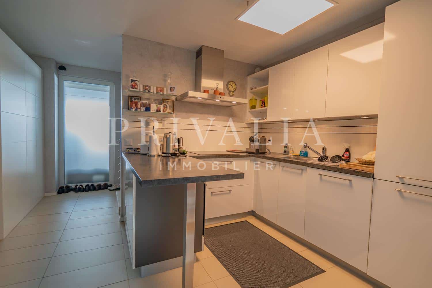 PrivaliaBeautiful contemporary furnished villa