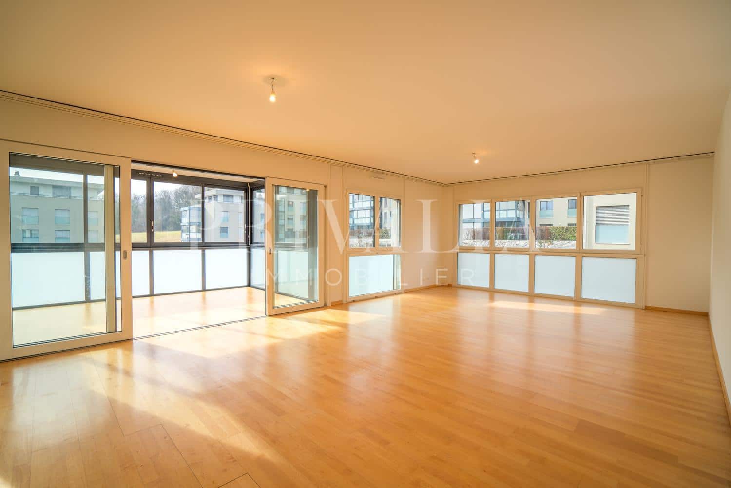 PrivaliaBeautiful 6.5 room apartment on the 1st floor, in a secure residence