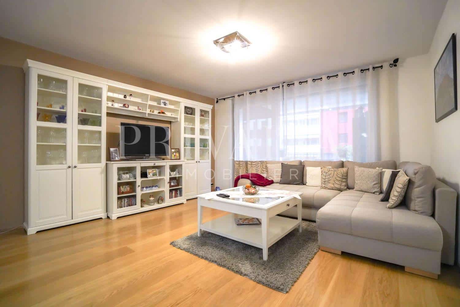 PrivaliaHigh standing 6 rooms apartment in the center of Geneva