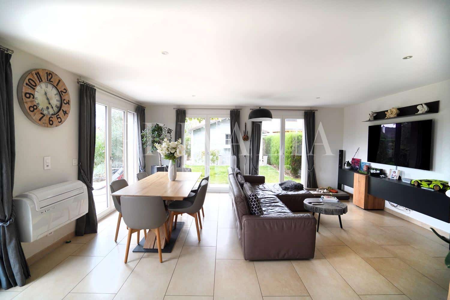 PrivaliaEn Exclusivité: Superbe villa mitoyenne récente en pignon