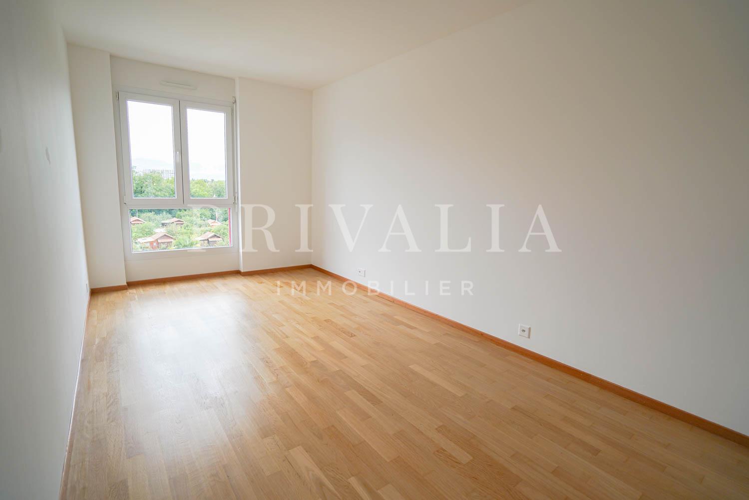 PrivaliaEn exclusivité : Bel appartement de 5 pièces en droit de superficie