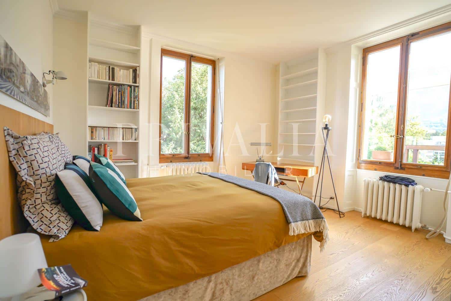 PrivaliaBeautiful 6 rooms apartment with terrace and garden