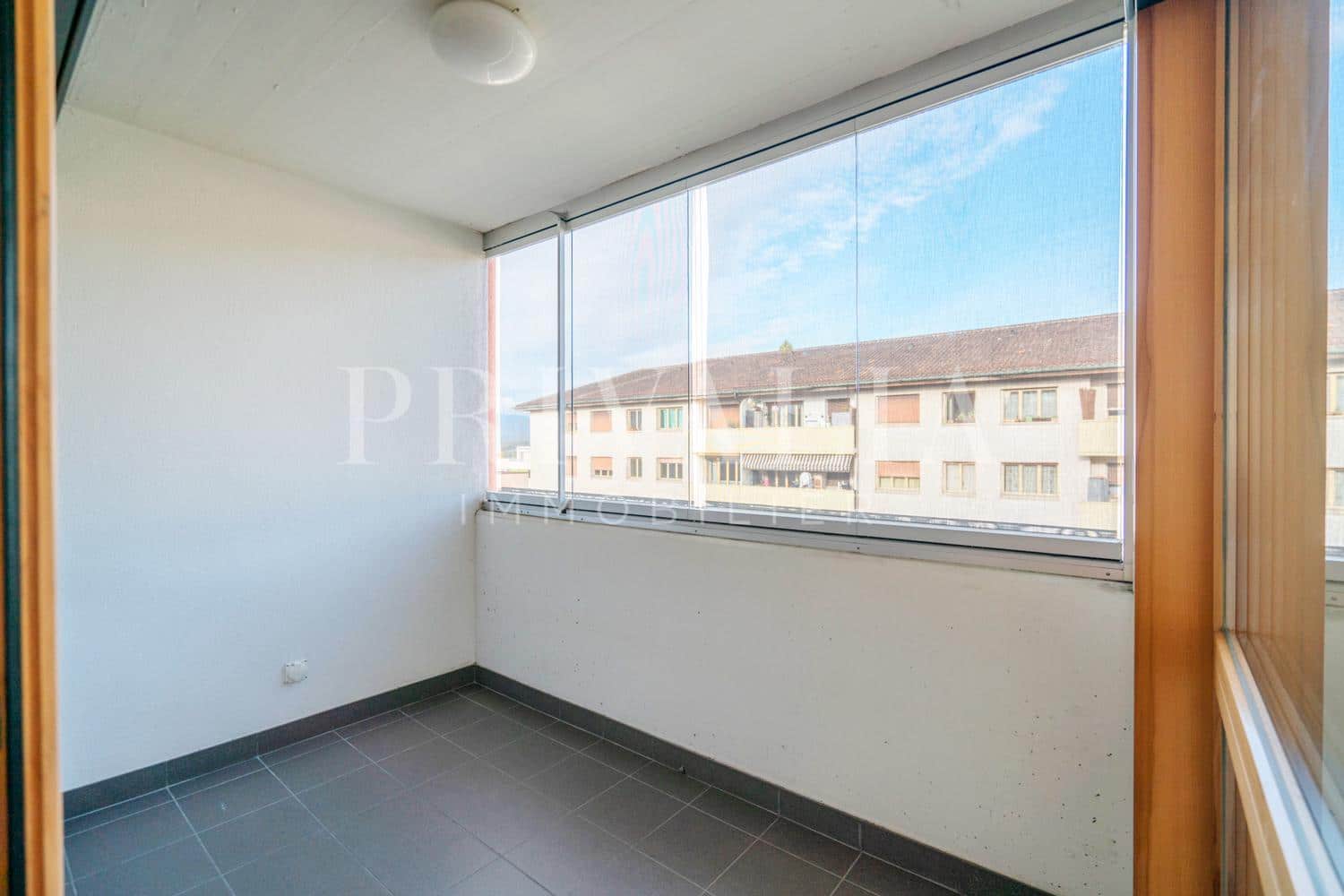 Privalia3 rooms apartment close to the international organizations