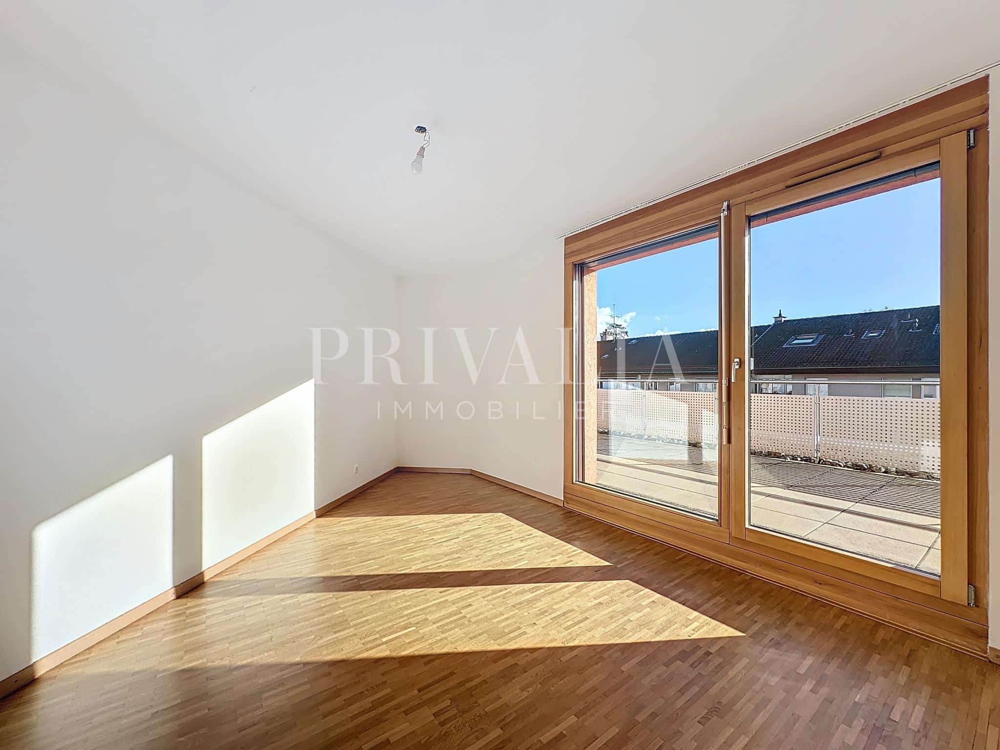 PrivaliaBel attique avec terrasse à proximité des Organisations Internationales