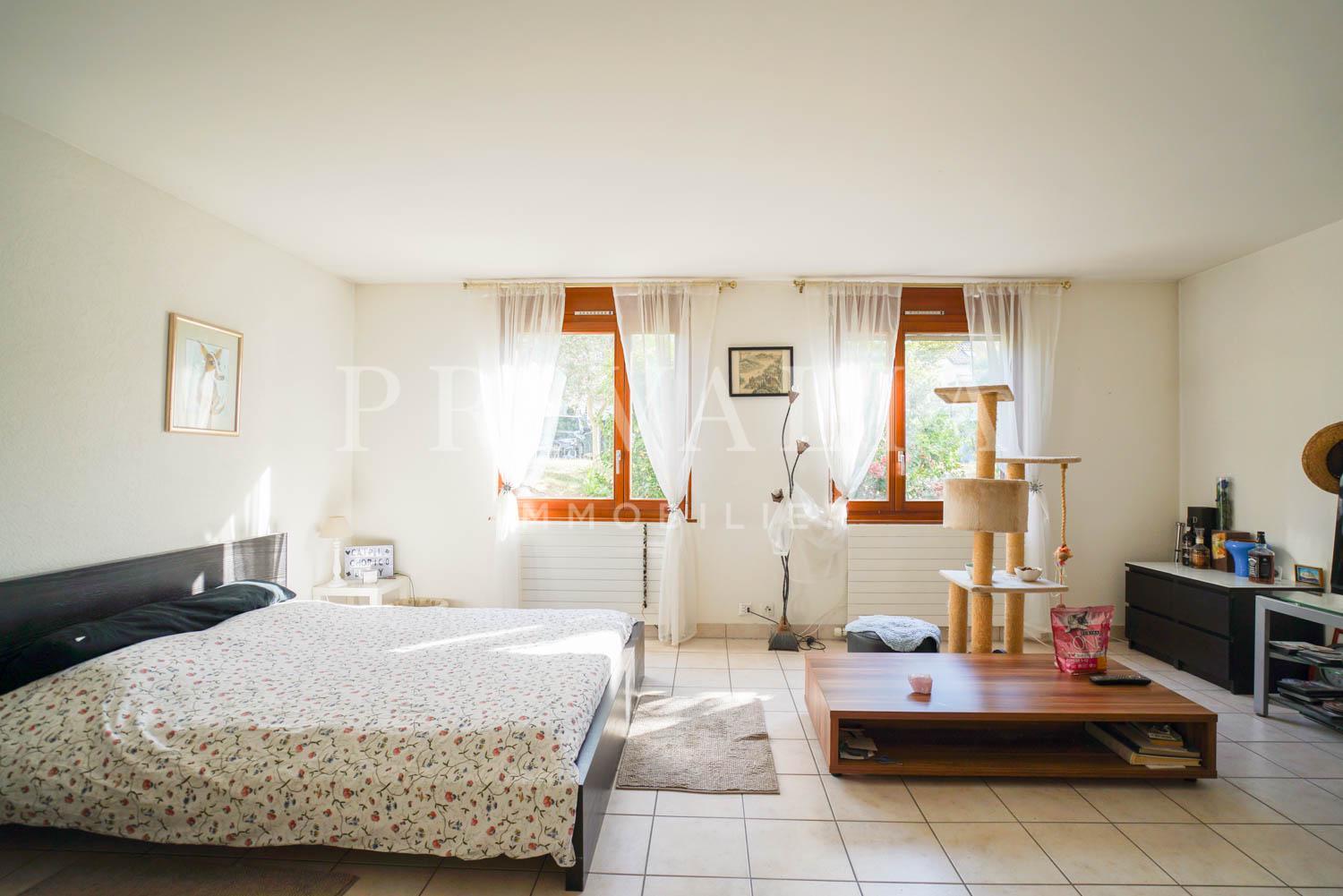 PrivaliaExclusive : 5 rooms apartment on the garden level