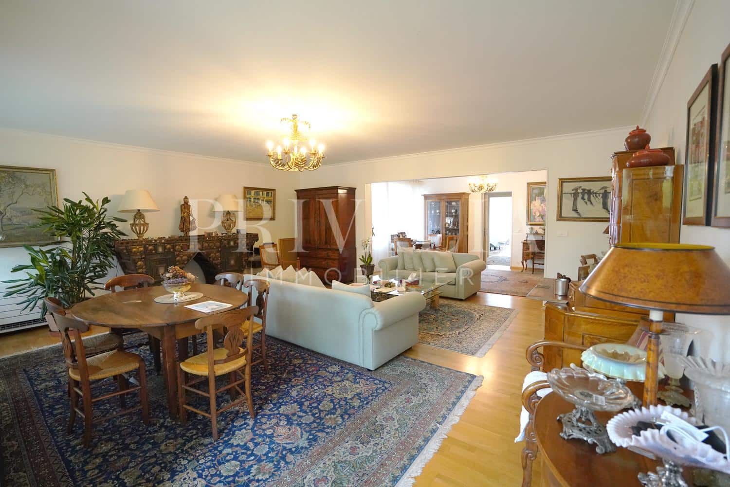 PrivaliaMagnificent crossing flat in a green environment in the heart of Florissant