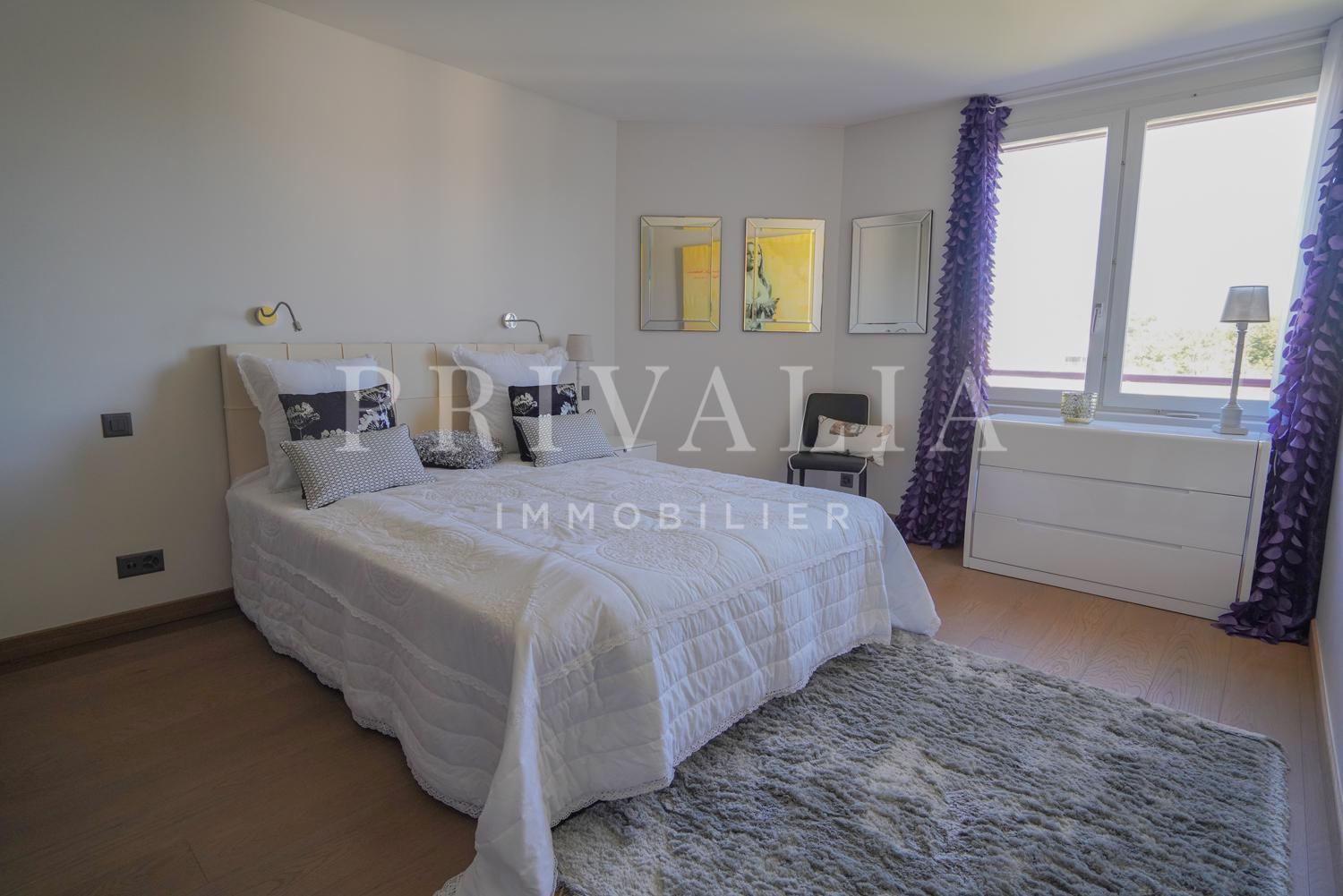 PrivaliaBeautiful apartment of 6 rooms completely renovated