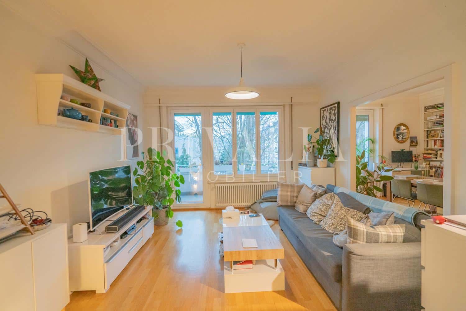 PrivaliaSUPERB 4 ROOMS CROSSING APARTMENT