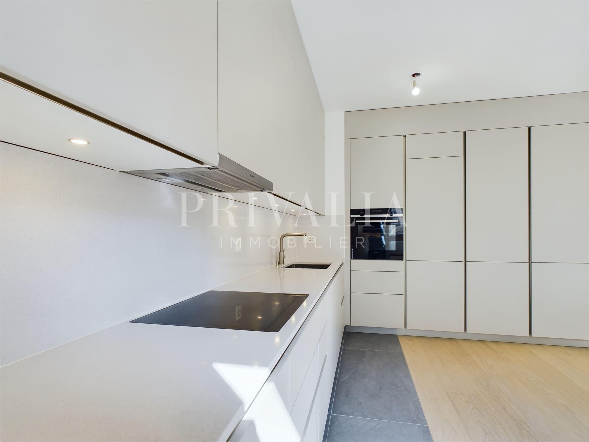 PrivaliaMagnificent contemporary apartment in the heart of the banking district