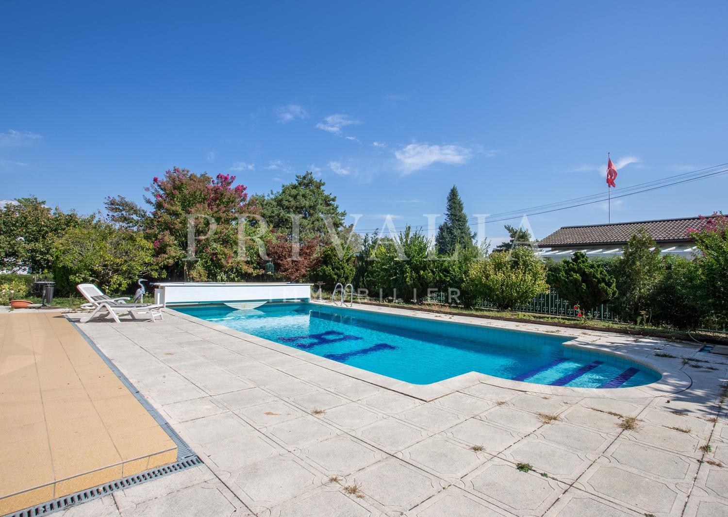 PrivaliaEN EXCLUSIVITE : Villa individuelle avec piscine, sur une parcelle d’environ 1’300 m2