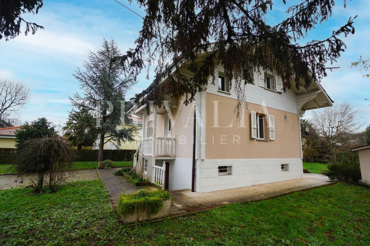 PrivaliaDetached villa on a plot of approximately 900 sqm