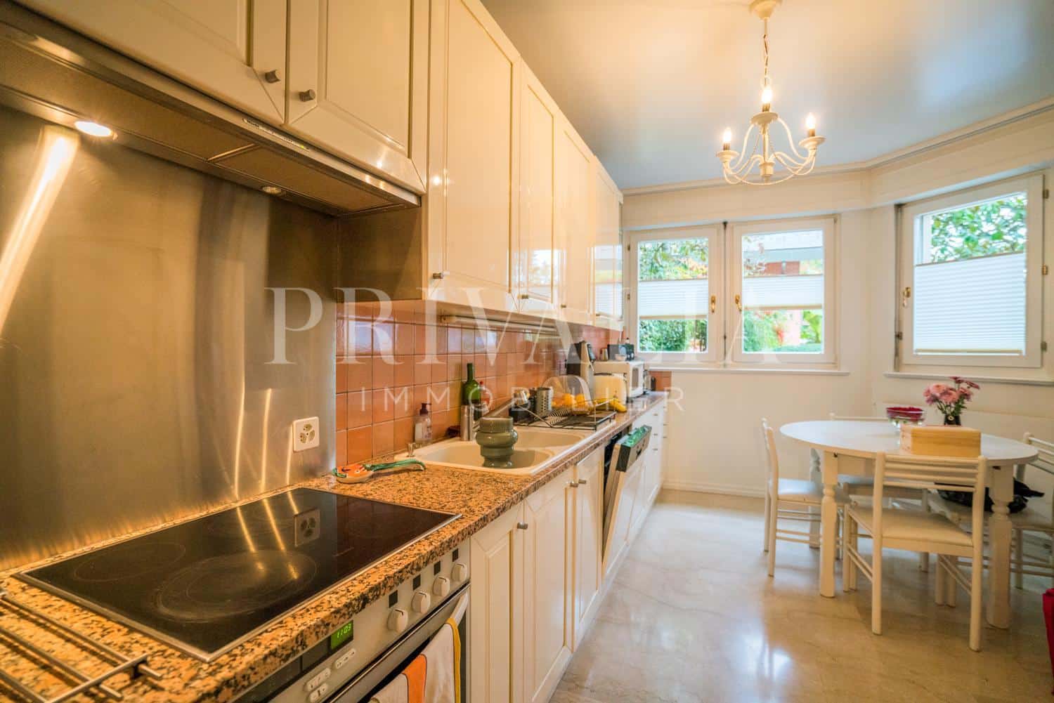 PrivaliaBeautiful semi-detached villa in the Gradelle district