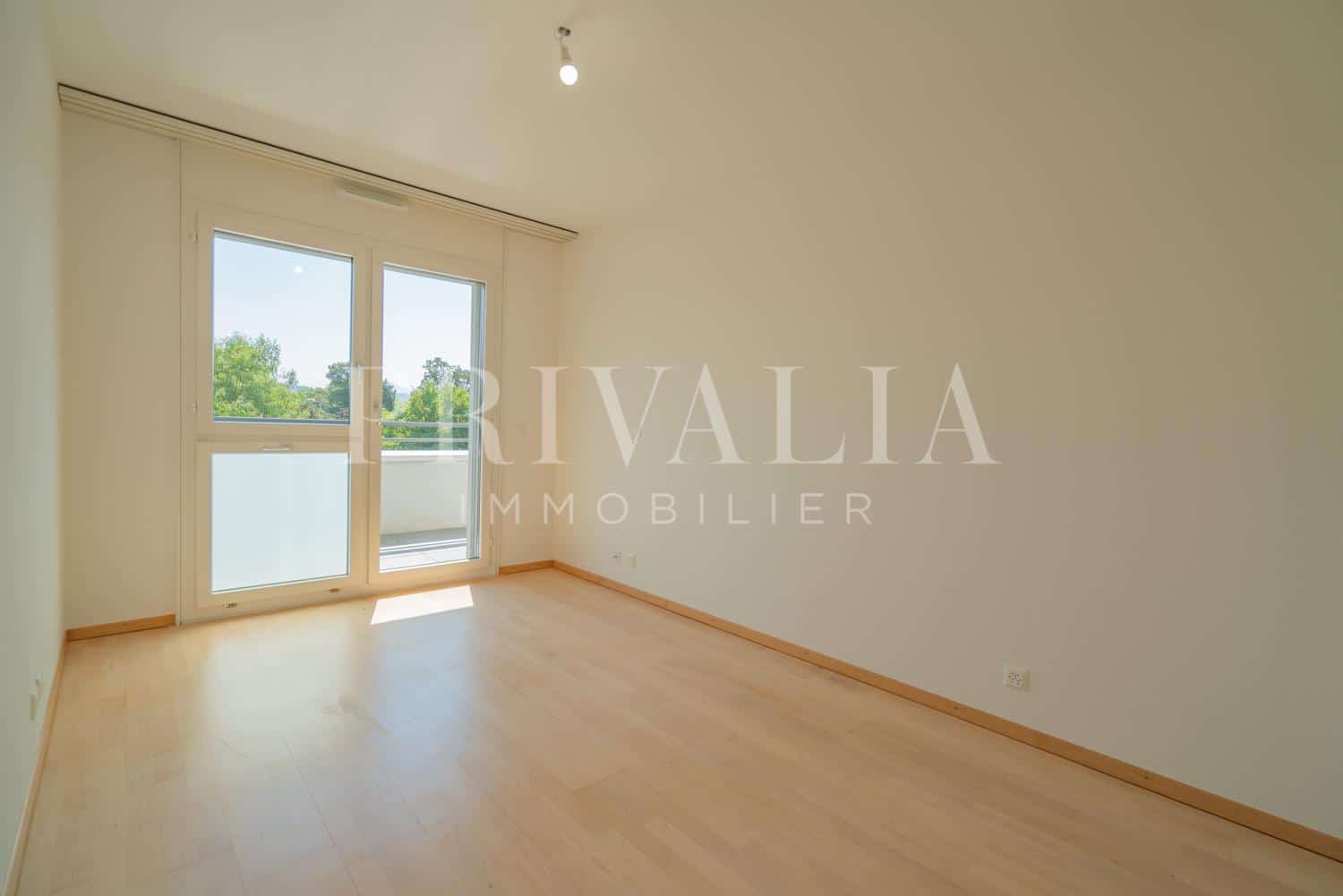 PrivaliaBeautiful 6.5 room penthouse in a secure residence