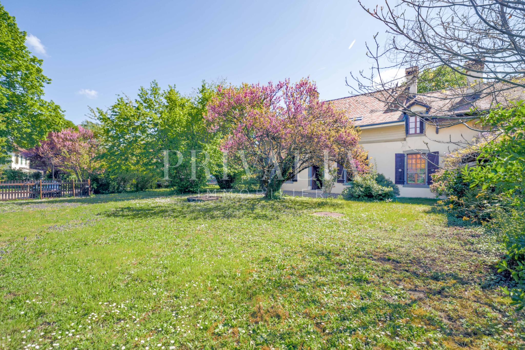 PrivaliaMagnificent character house in the heart of the village of Cartigny